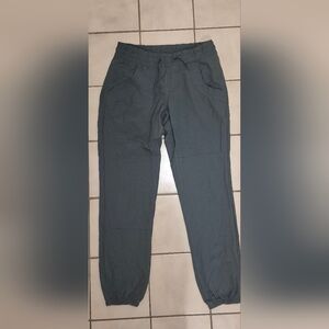 MEC Women’s Lightweight Jogger Pants – Recycled Nylon (Size 6 Regular)